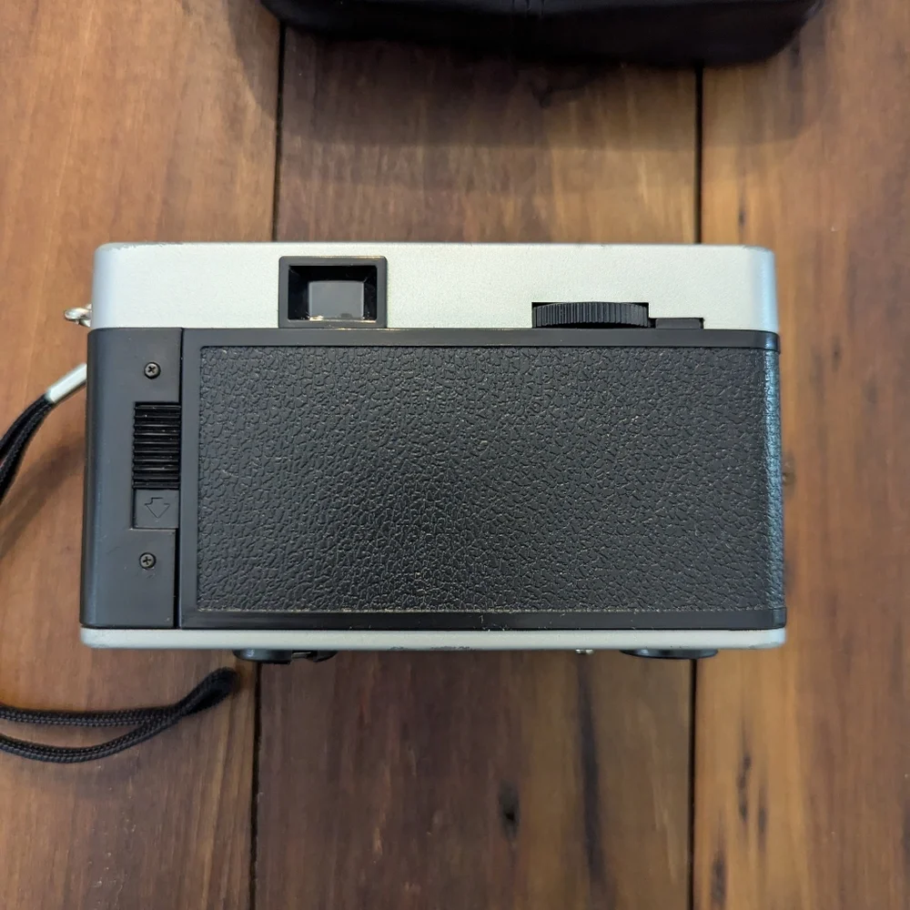 Vintage Woca 35 mm Camera - Optical Lens, Case Included -Black & Silver Untested